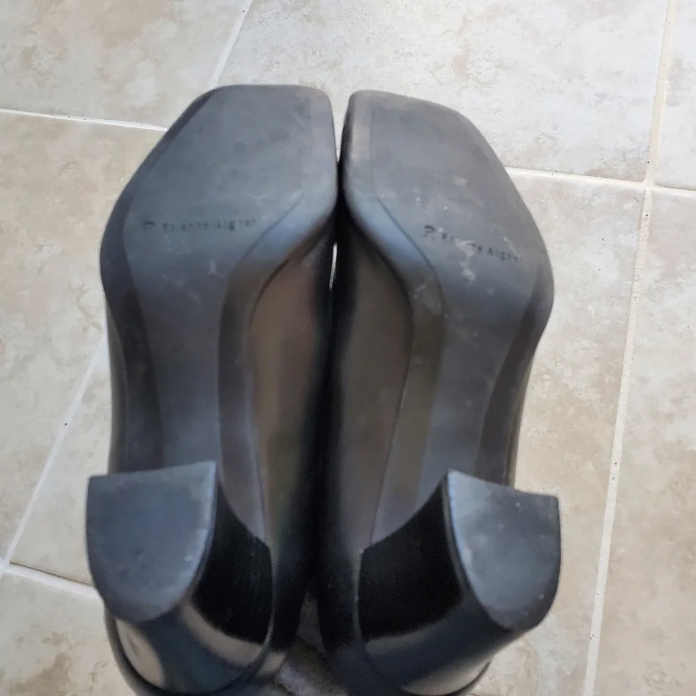 Etienne Aigner Black Leather Square-Toe Bow Pumps